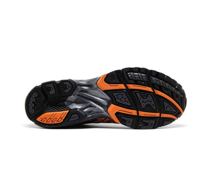 Asics
GEL-Nimbus 10.1
"Black Rust Orange"