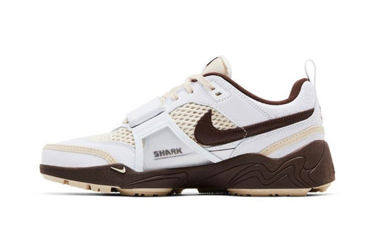 NIKE
TRAVIS SCOTT x ZOOM FIELD JAXX “Light Chocolate” Sneakers