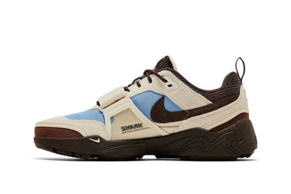 NIKE
TRAVIS SCOTT x ZOOM FIELD JAXX “Leche Blue” Sneakers