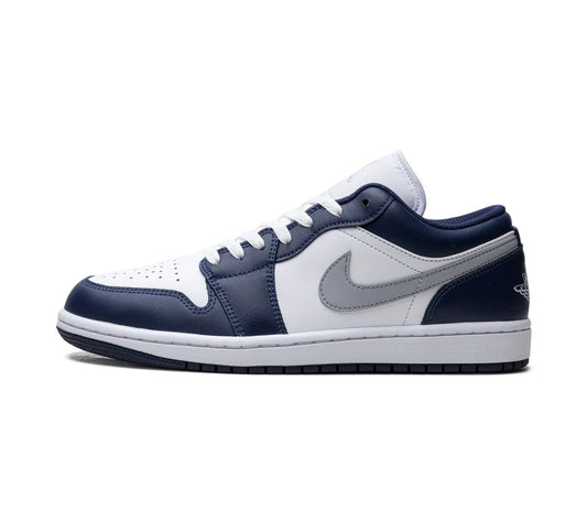 Jordan
Air Jordan 1 “Midnight Navy” sneakers