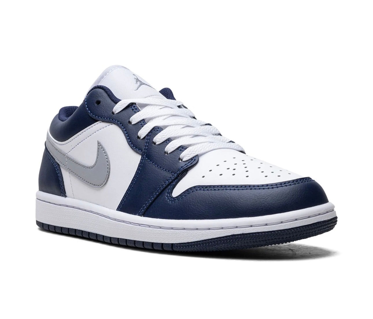 Jordan
Air Jordan 1 “Midnight Navy” sneakers
