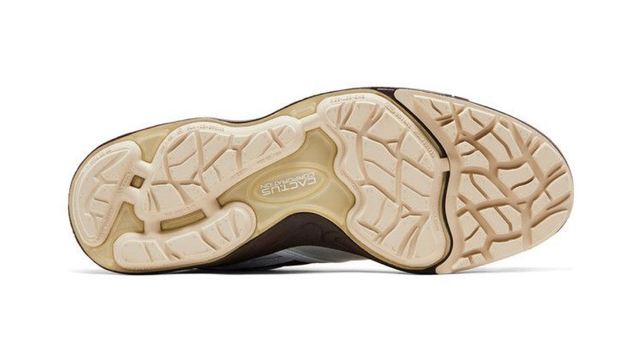 NIKE
TRAVIS SCOTT x ZOOM FIELD JAXX “Light Chocolate” Sneakers